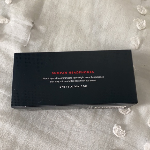 Peloton X UrbanEars Sumpan Headphones - Picture 2 of 8